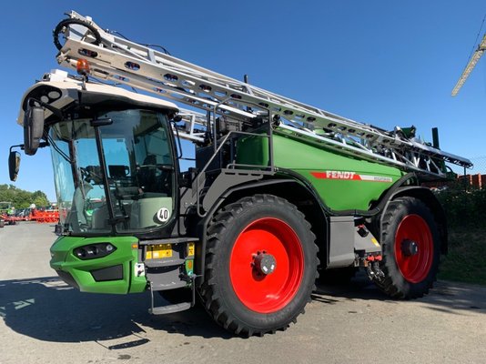 Pulvérisateur automoteur Fendt ROGATOR645