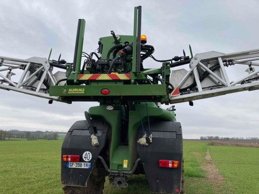 Pulvérisateur automoteur Fendt ROGATOR645