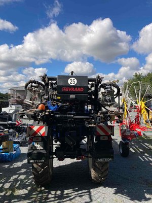 Pulvérisateur traîné Evrard METEOR5400