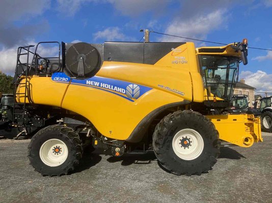 Batteuse New Holland CR 7.90