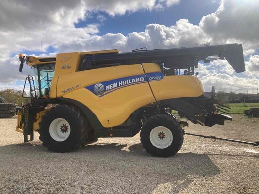 Batteuse New Holland CR 7.90