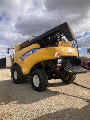 Moissonneuse batteuse New Holland CR 7.90 - 11
