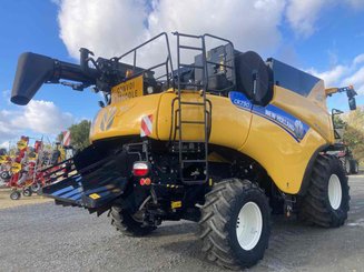 Moissonneuse batteuse New Holland CR 7.90 - 6