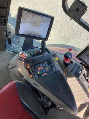 Tracteur agricole Case IH OPTUM 300 CVX